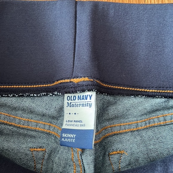 Old Navy Maternity Jeans, size 2 - Picture 3 of 5